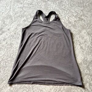 Athleta Gray Sleeveless Tank Top with Scoop Neck Size: Medium